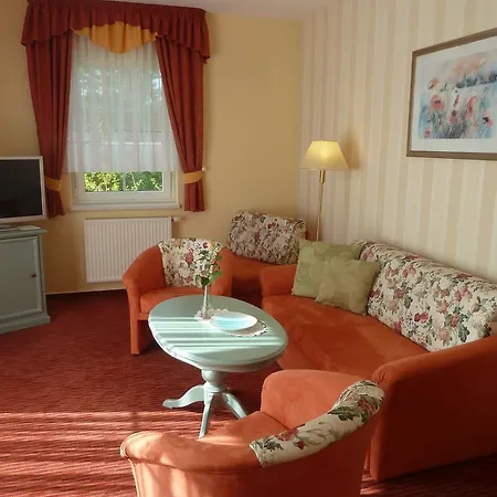 Hotel Mueritzhoeh 4*